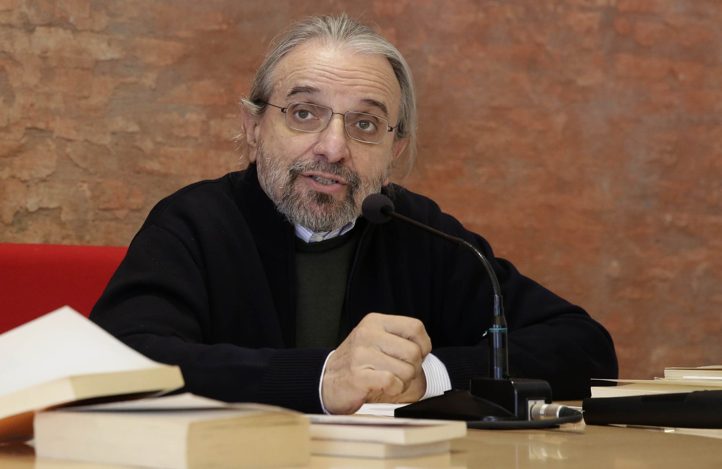Cesare Viviani - Credere all’invisibile