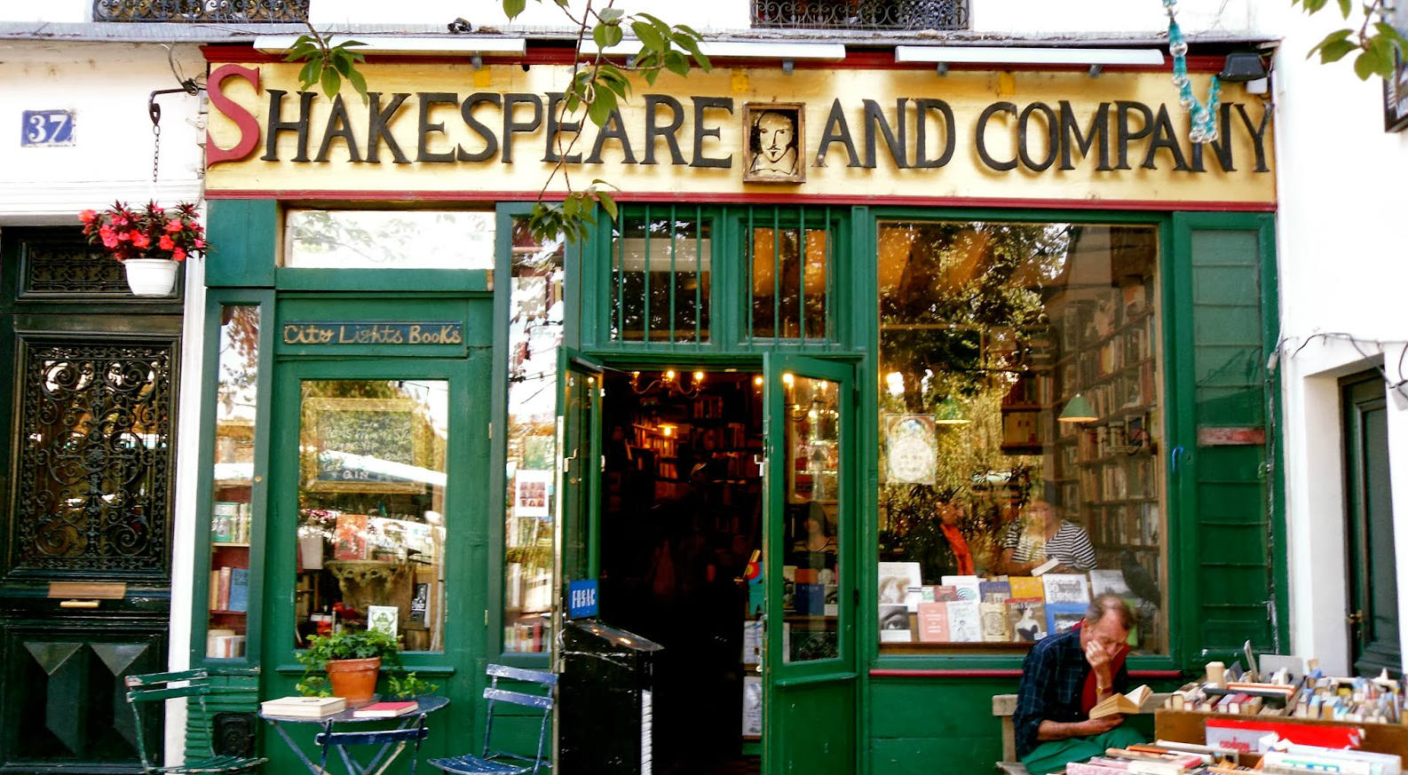 La libreria Shakespeare-and-company di Parigi